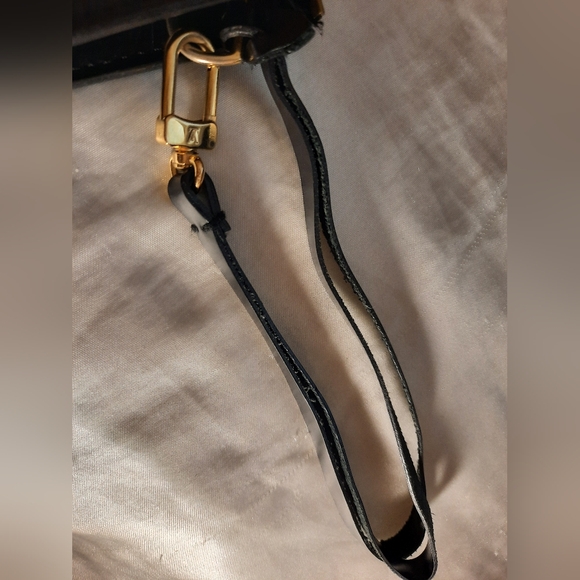 LOUIS VUITTON Epi Leather Pochette Accessoires Black - Picture 13 of 16